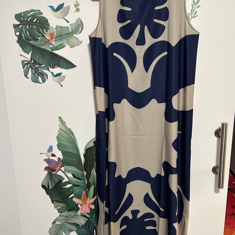Elegant Navy and Beige Sleeveless Dress-(NWOT)